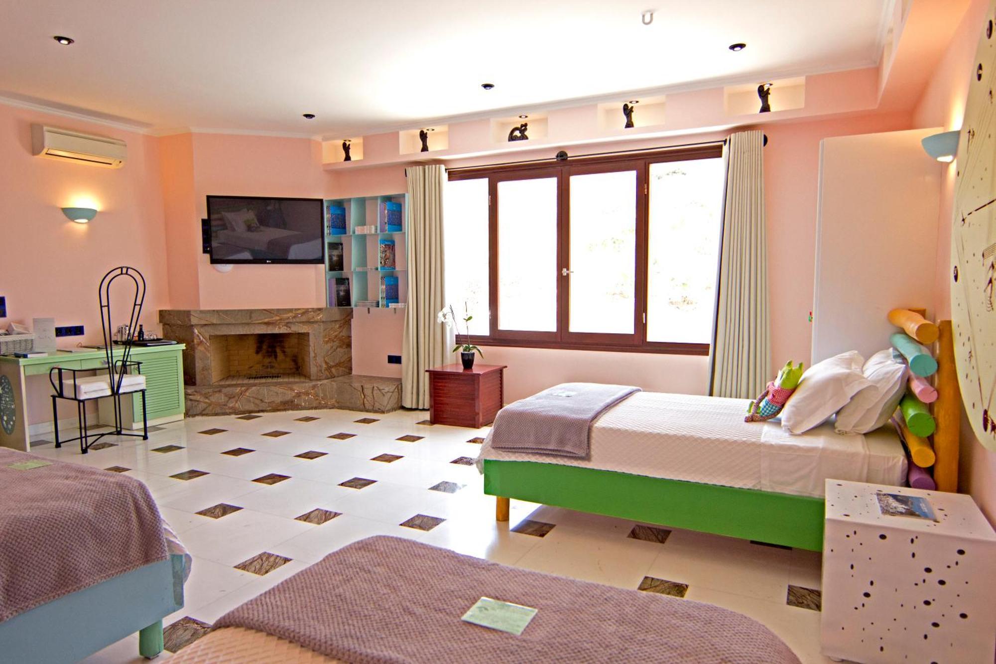 Agalia Luxury Suites Koumpara Quarto foto